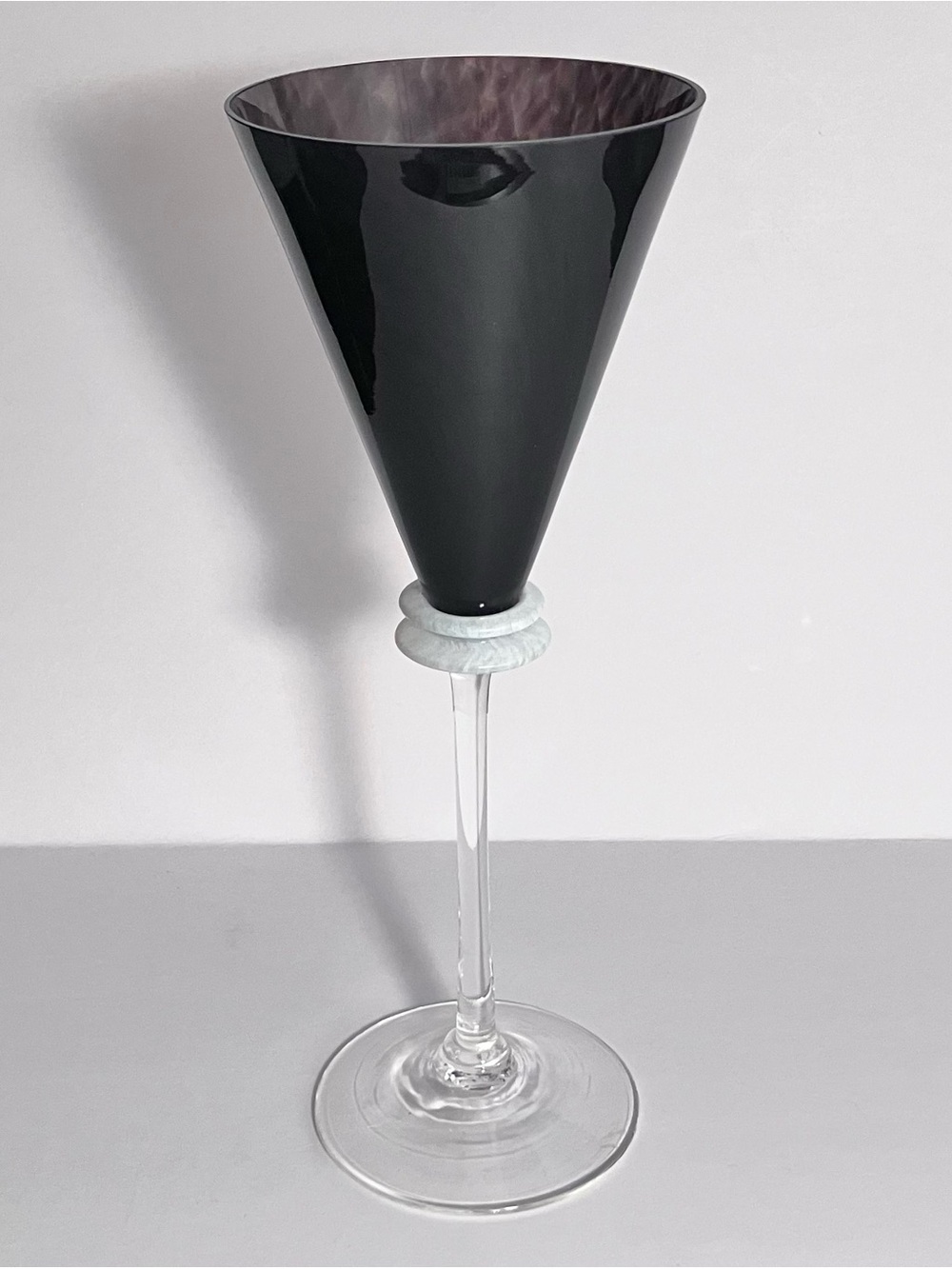 Guy Corrie UNION STREET Black & White WINE GLASS / 10 Inches / RARE DISCONTINUED